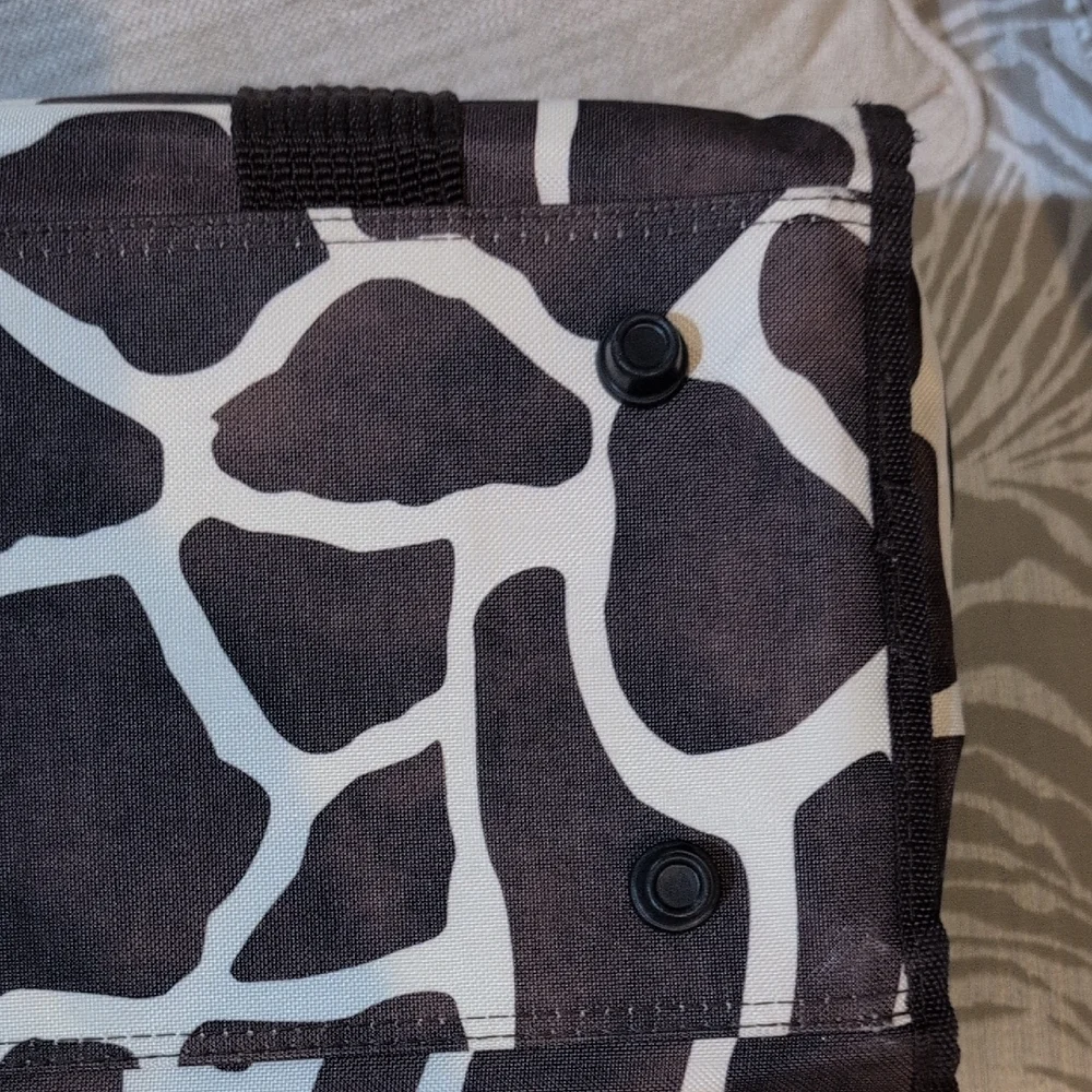 Stylish Giraffe Print  Weekender / Carry On Or Tote Bag